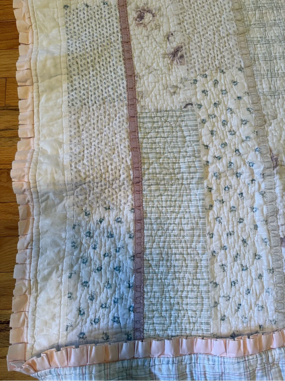 Vintage Cottage Core 7ftx7ft(Full) Patchwork Quilt w Ribbon Ruffle Details